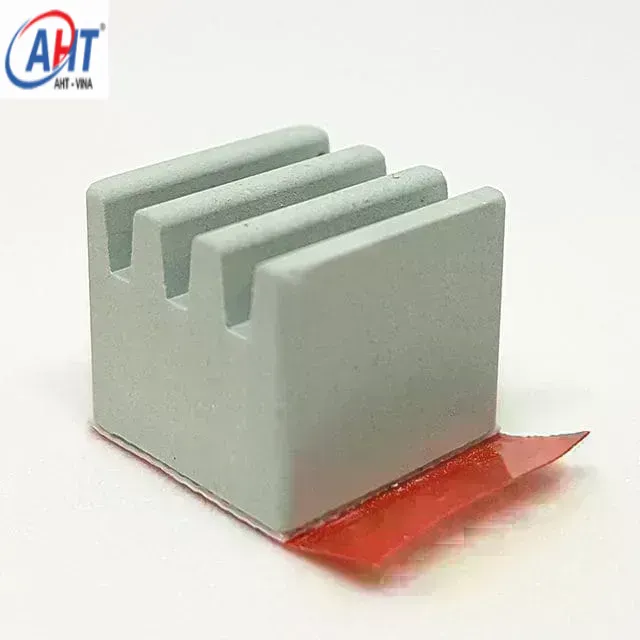 Tấm tản nhiệt bằng gốm kèm băng keo TG-CJ-Li-12-12-10-PF Heat Sink