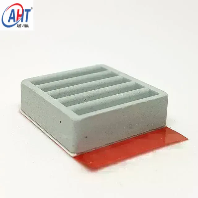 Tấm tản nhiệt bằng gốm kèm băng keo TG-CJ-Li-20-20-6-PF Heat Sink