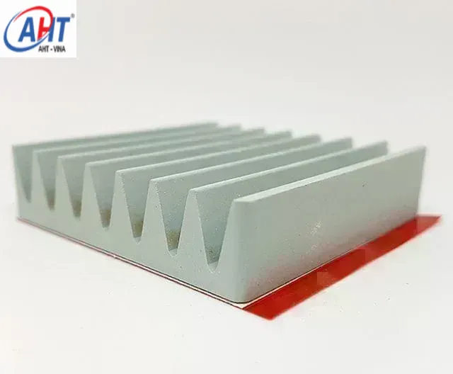 Tấm tản nhiệt bằng gốm kèm băng keo TG-CJ-Li-60-60-15-PF Heat Sink