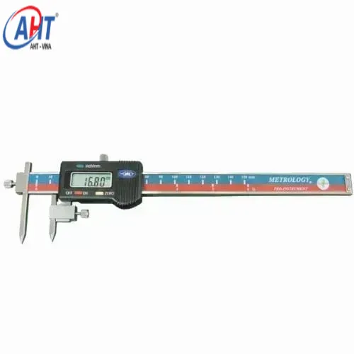 Metrology Digital Caliper–Center Distance