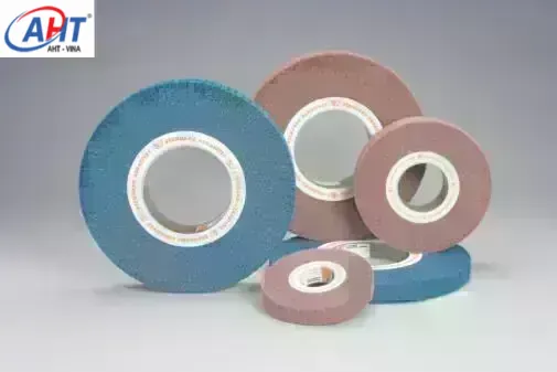 Standard Abrasives™ Buff and Blend HS Flap Brush